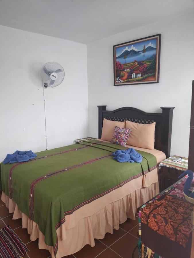 Francisco'S Rest House Hotel Antigua Ngoại thất bức ảnh
