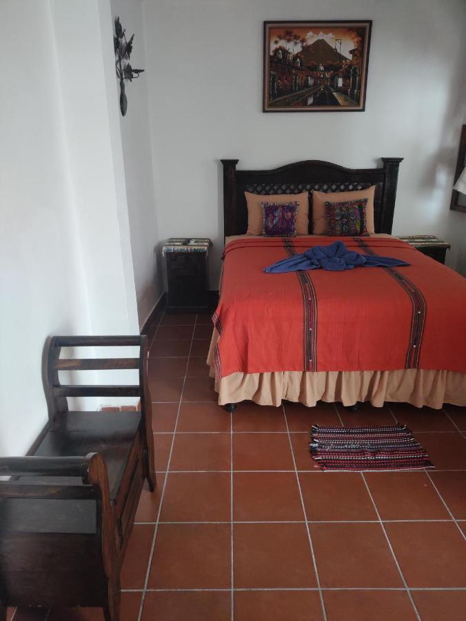 Francisco'S Rest House Hotel Antigua Ngoại thất bức ảnh