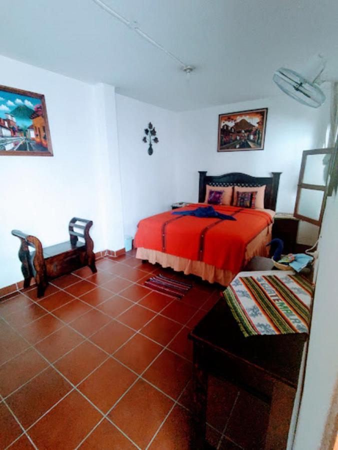 Francisco'S Rest House Hotel Antigua Ngoại thất bức ảnh