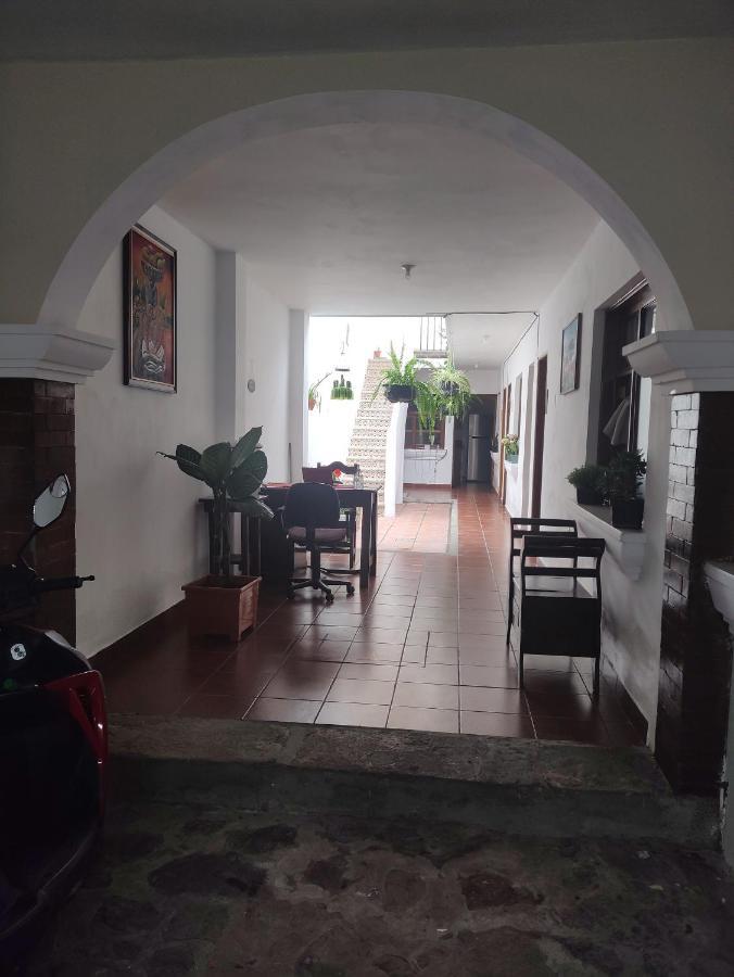 Francisco'S Rest House Hotel Antigua Ngoại thất bức ảnh