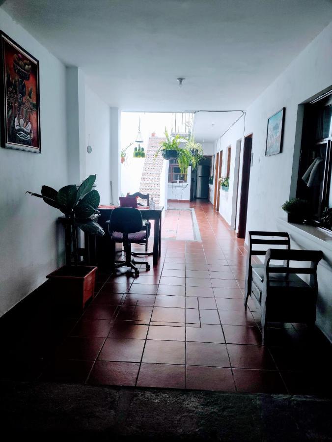 Francisco'S Rest House Hotel Antigua Ngoại thất bức ảnh